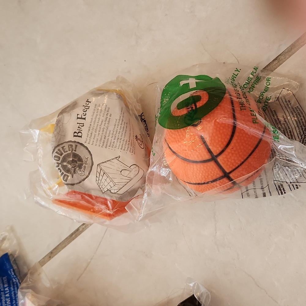 Vtg 32 Happy Meal Toys Late 1990s McDonald's Burger King Taco Bell Chick-fil-A - Picture 9 of 9